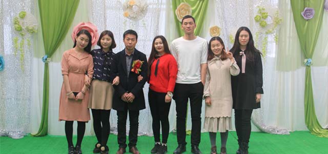攜手共進，贏戰(zhàn)狗年——2018艾易網(wǎng)絡年會圓滿結束